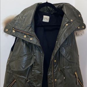 SAM. Olive leather vest with fox fur trim hood
